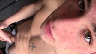 Flavio Conroy – Smoking – Handjob