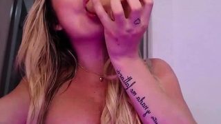 Perfect Ten T-Babe CandyShe Jerking Off on Webcam 5