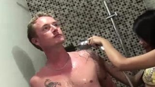 Thai Babe Min Footjobs At The Tub